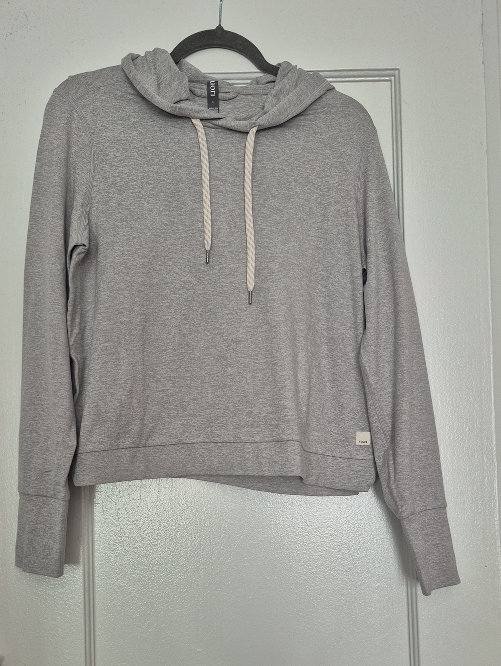 Vuori Halo Essential Hoodie In Pale Grey Heather